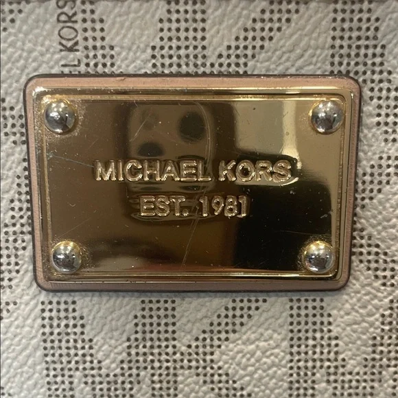 Michael Kors Cream and Tan Shoulder Bag - Picture 2 of 7